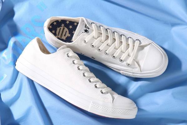 コンバース スターズ“オールホワイト”の限定スニーカー「オールスター」＆「ジャックパーセル」