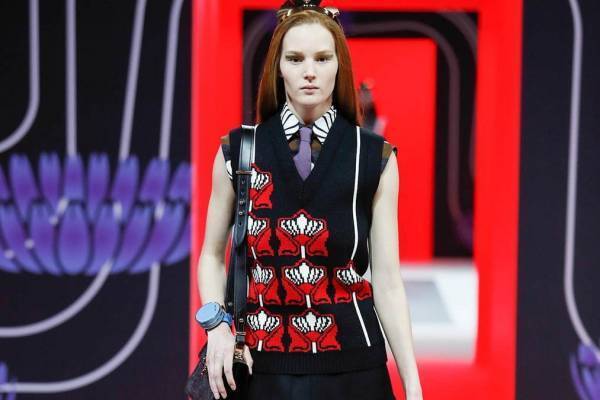 プラダ 2020年秋冬ウィメンズコレクション - 現代を生き抜くパワーウーマンのユニフォーム