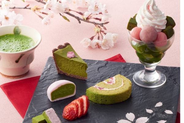 京都・伊藤久右衛門の“さくら×抹茶”スイーツプレート、花びら付きチーズケーキやミニパフェなど