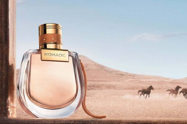 クロエの新香水「ノマド アブソリュ ドゥ パルファム」ウッディなフローラル シプレの濃密な香り