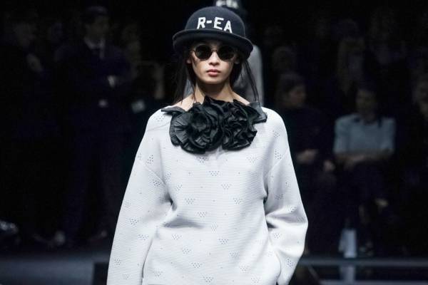 エンポリオ アルマーニ 20年秋冬ウィメンズコレクション - マスキュリンもフェミニンも自由に楽しむ