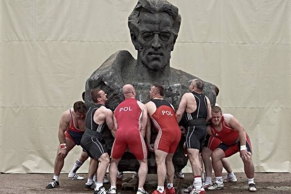 金沢21世紀美術館で「de-sport」展 - 芸術から問い直すスポーツの意味