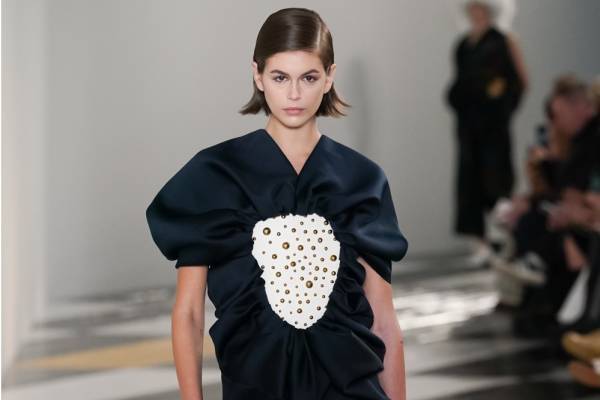 ロエベ 2020年秋冬コレクション - クラフトマンシップが光るボリューミーな表情