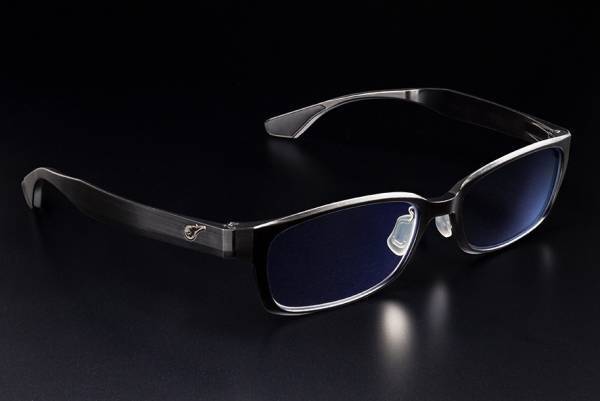 Zoff×FF7リメイクのコラボメガネ、テンプルにバスターソード＆メテオをデザイン