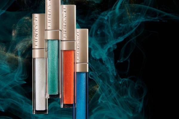 ルナソル20年夏コスメ、“こぼれそうなツヤ”を叶える新「ジェルオイルリップス」＆オパールの夏色ネイル