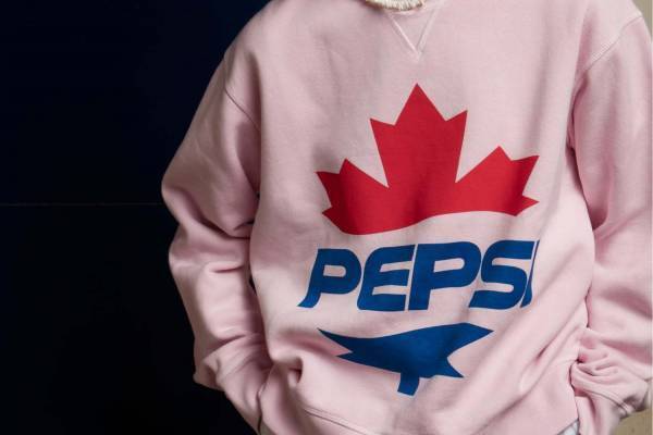 ディースクエアード、80～90年代のペプシ広告に着想したTシャツやスウェットなど