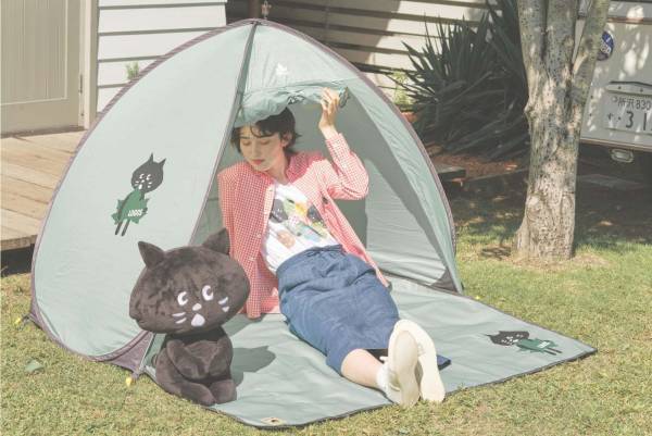 にゃー×ロゴスのアウトドアグッズ、にゃーを配したサンシェードやレジャーシートなど
