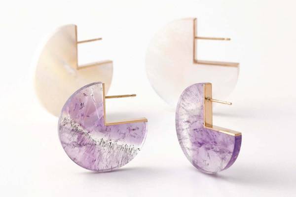 “スライスカットした”天然石ピアス＆金を巻き付けたダイヤモンドネックレス、ヤヌカの新作ジュエリー