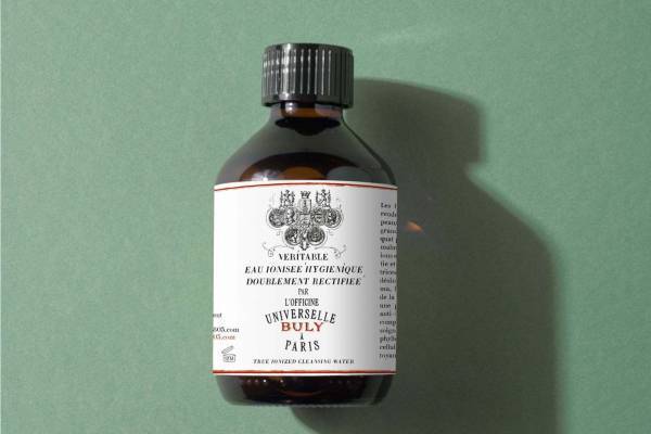 オフィシーヌ・ユニヴェルセル・ビュリー“肌に優しい”クレンジングウォーター、亜鉛入りの新処方に