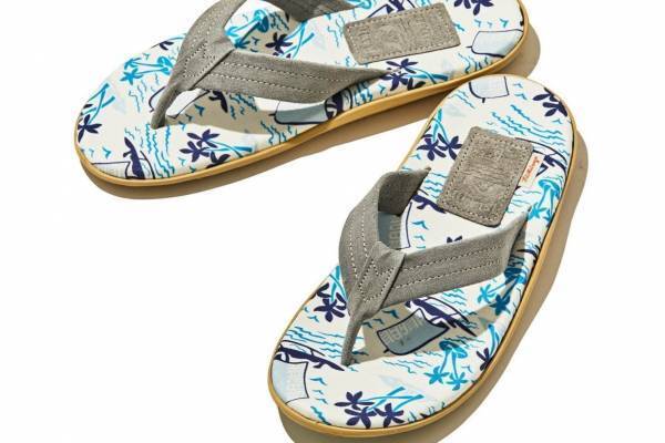 フィルメランジェの“アロハ柄”サンダル、ハワイ発アイランドスリッパとコラボ