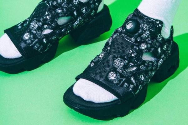 リーボック×チョコムー、モノクロのイラストを描いたTシャツやポンプフューリーのサンダルなど