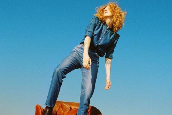 マウジー「プレーン ジーンズ」ヴィンテージ風のストレッチデニムパンツ、オールメイドインジャパン