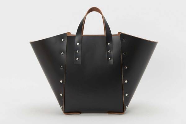 エンダースキーマの新作、プラモデルのように組み立てる「アッセンブル」バッグ＆財布など