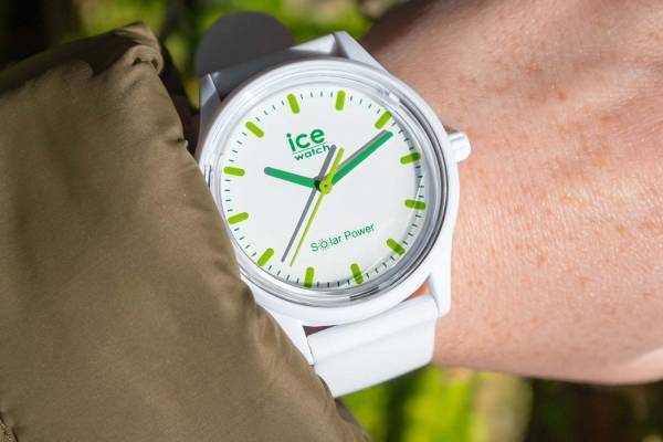 アイスウォッチ初のソーラー腕時計、ビビッド＆グラデカラーの限定モデルも - 室内灯でも充電可