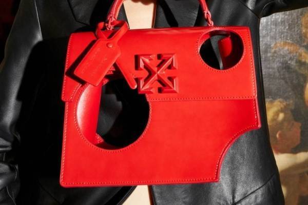 オフ-ホワイトのウィメンズ新作“穴あき”レザーハンドバッグ＆サングラス