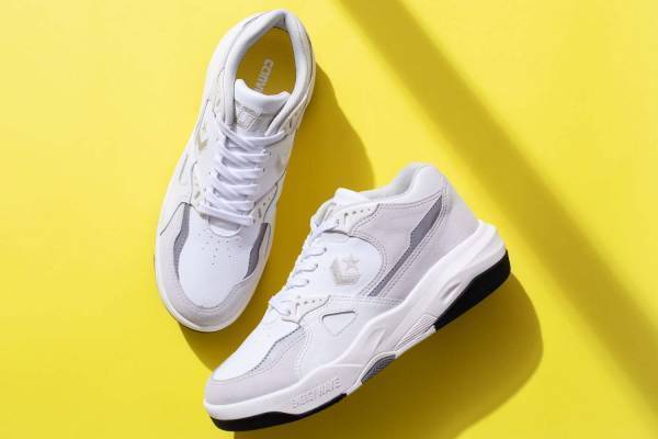 コンバースの“ボリュームソール”スニーカー「MXWAVE EW」ホワイト×グレーの直営店限定モデル