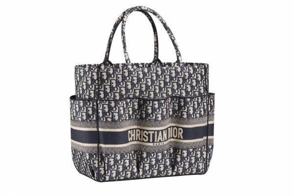 ディオールの春夏新作、ガーデナーバッグ仕様の「ブック トート」や植物柄「サドル」バッグなど