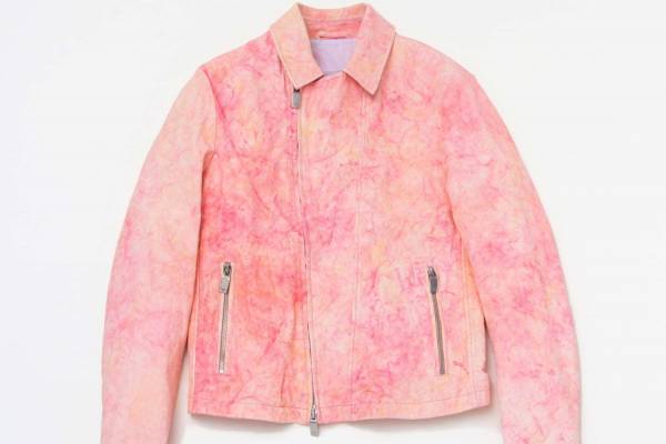 「エンポリオ アルマーニ 新宿店」リニューアル、メンズ＆レディースでレザージャケットなど限定品も