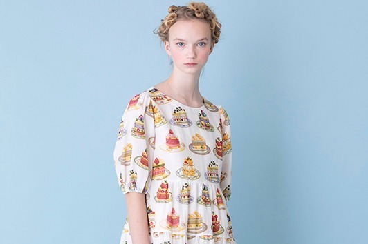 ジェーンマープル“ケーキ”の新作ウェア、ウエストリボンの丸襟ドレスやケーキを並べたカーディガン