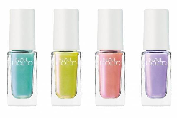 ネイルホリック“貝殻＆水面のきらめき”イメージの夏色ネイルカラー、偏光パールの涼やかな輝き