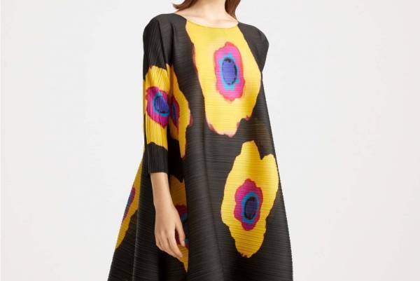 プリーツ プリーズ イッセイ ミヤケ新作“楽器の音”“花や土”を表現したドレス＆シャツ