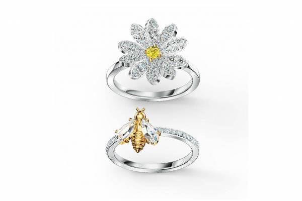 スワロフスキー「デイジーの花」モチーフのペンダント＆リング、きらめく蜂のリングも