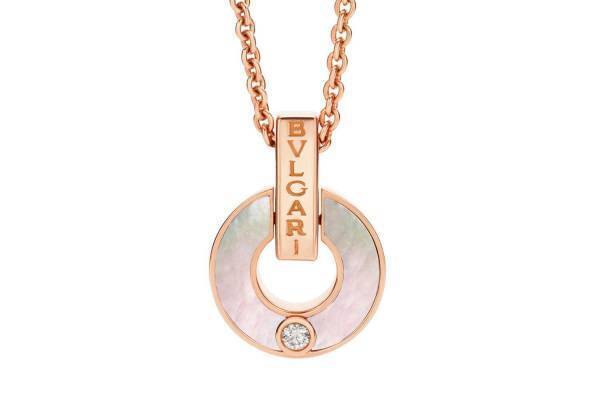 ブルガリのジュエリー「ブルガリ・ブルガリ」新作、円形のカラーストーンを配したネックレスやリングなど