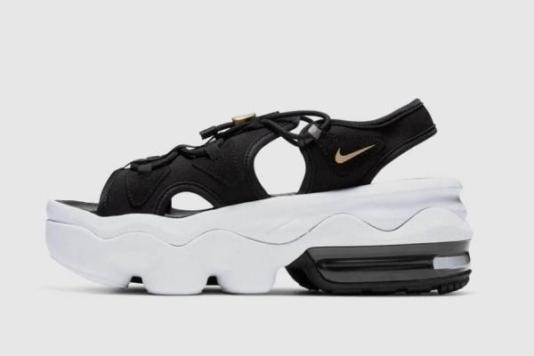 ナイキの新作ウィメンズサンダル「ナイキ エア マックス ココ」厚底エアソールを踵に配して