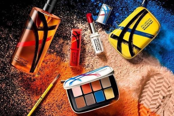 シュウ ウエムラ×オニツカタイガー“スニーカー”着想の限定アイシャドー＆香りつきリップ