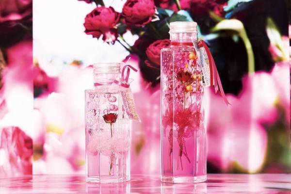 アフタヌーンティー・リビング“バラ”の母の日ギフト、日比谷花壇コラボのプリザーブドフラワーなど