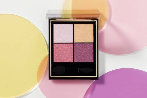 エクセル4色アイシャドウに限定色、こなれ感演出のピンクトーンパレット