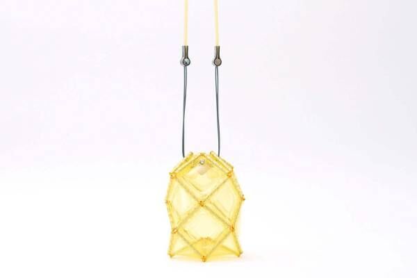 “ムーンライト”カラーの透け感バッグ、バオ バオ イッセイ ミヤケを手掛けた松村光がデザイン