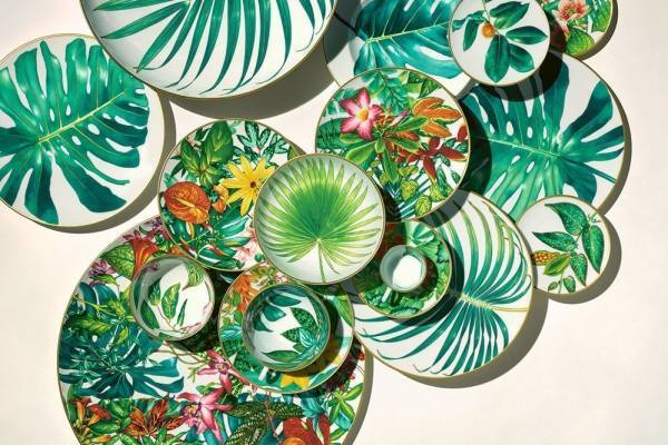 エルメス“エデンの園”着想のテーブルウェア「パシフォリア」植物モチーフのマグカップや大皿など