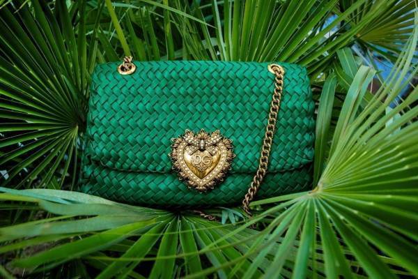 ドルチェ＆ガッバーナ「ディヴォーション バッグ」新作、“宝石細工”着想のきらきらチェーンバッグ