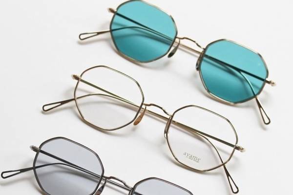 アヤメのアイウェア「マンレイ」の八角シェイプが復刻、ゴールド×ブルーグリーンなど