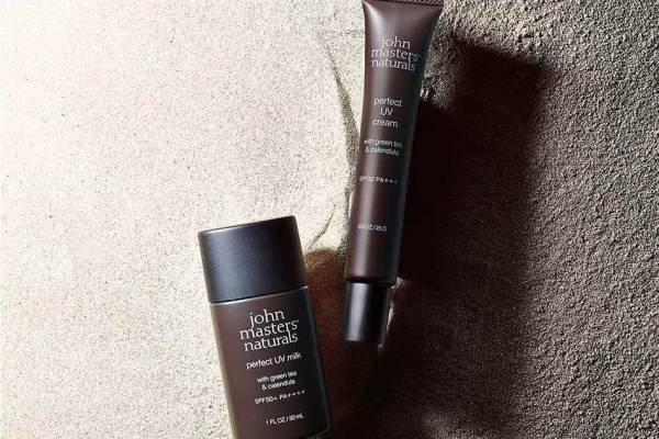 ジョンマスターオーガニック新作スキンケアUV下地、ナチュラルピンクで自然にカバー＆セミマット肌に