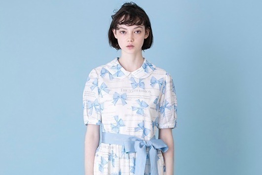 ジェーンマープル“カラフルリボン”の丸襟ワンピースやTシャツ、メッセージリボン付きハットも