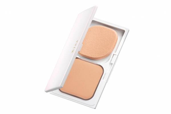 キス“クリームからパウダーに変わる”耐久ファンデ、くずれずテカらずセミマット肌をキープ