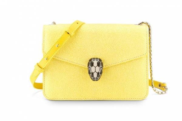 ブルガリ「セルペンティ」バッグに“宝石”着想の新色、デイジートパーズやエメラルドグリーン