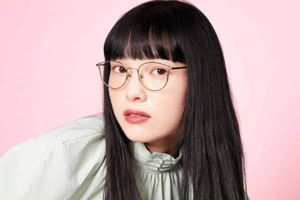 JINS×イガリシノブの“メーキャップメガネ”発売、トーンUPアイウェアやカラコンサングラス
