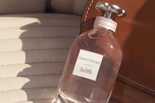 コーチ“アメリカ横断旅行”着想の新フレグランス、晴れやかなフローラル ウッディの香り