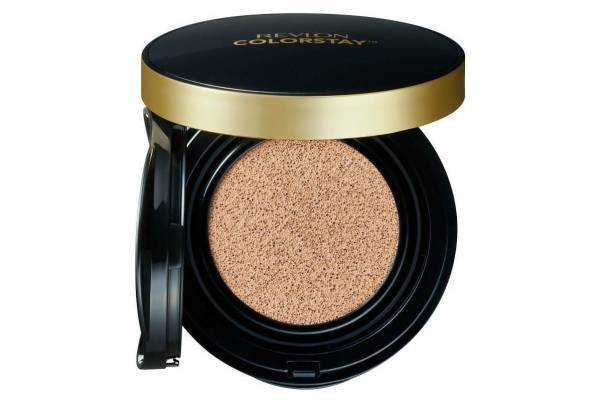 レブロン新感覚“透けツヤマット肌”が叶うクッションファンデ、密着カバーでくずれにくさも