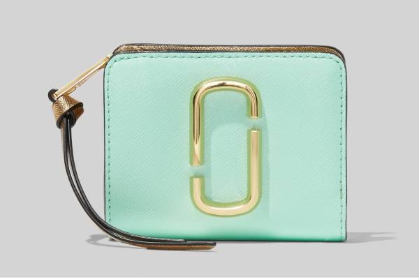 マーク ジェイコブスの人気レディースウォレット、“ダブルJ”ロゴ輝くミニ財布など