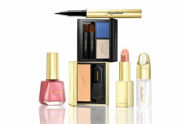 アンプリチュード2020年秋コスメ、凛とした目元を作るリキッドアイライナー&きらきらリップなど