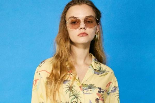 マウジー「ディズニー」シリーズ新作ウェア、ミッキーマウスを描いたレトロなアロハシャツや総柄ドレス