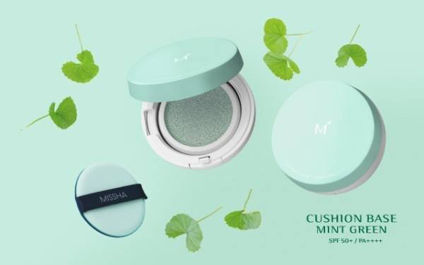ミシャ“ミントグリーン”のクッション化粧下地、赤みをカバーして肌をトーンアップ