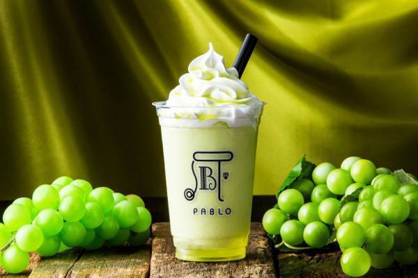 パブロ限定「パブロスムージー 香るマスカット」ふわふわ濃厚チーズホイップ×爽やかマスカット