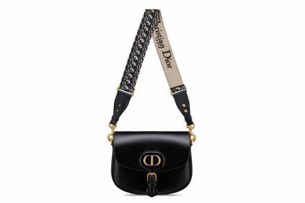 ディオール新作“オブリーク”柄ストラップのバッグ「ディオール ボビー」や艶やかパールのCDピアス