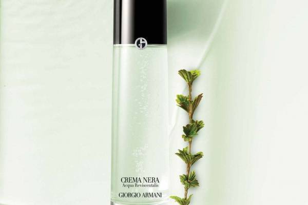 アルマーニ ビューティ最高峰スキンケア「クレマ ネラ」から“パステルカラー”の新化粧水