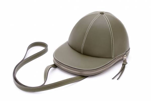 ジェイ ダブリュー アンダーソン新作バッグ、“野球キャップ型”バッグやチェーンを配したショルダー